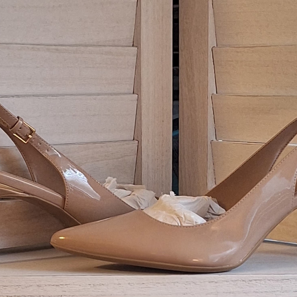 New Calvin Klein Patent Nude Slingback Pumps - Picture 2 of 7